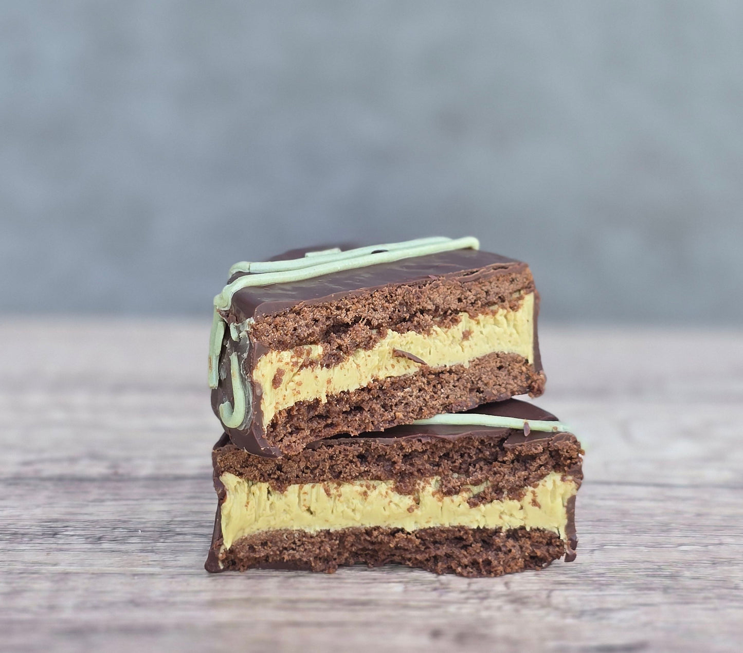 Dubai Pistachio Dark Chocolate Alfajores